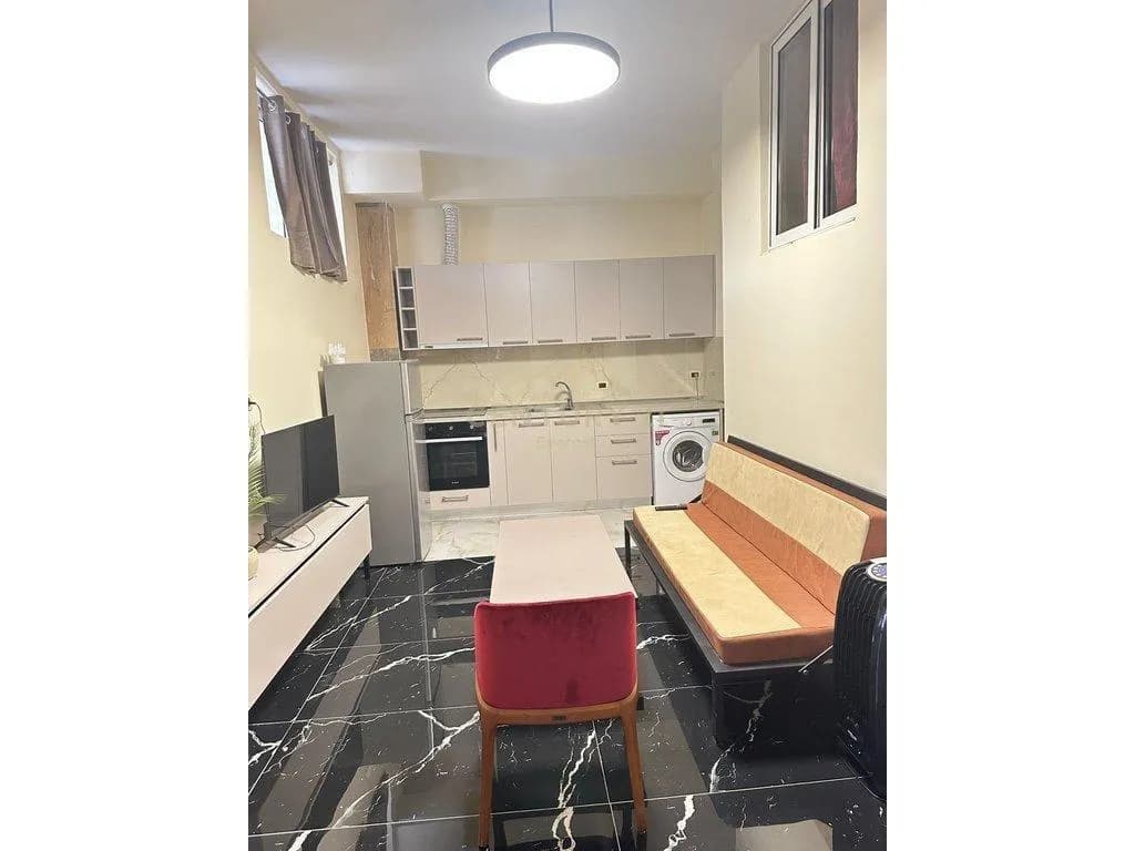 Apartament 1+1 me qira te Ali Demi, Tiranë — foto 2