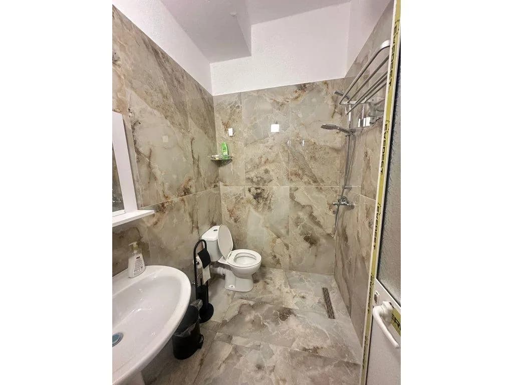 Apartament 1+1 me qira te Ali Demi, Tiranë — foto 1
